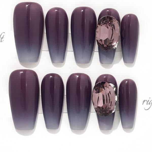 purple nails 